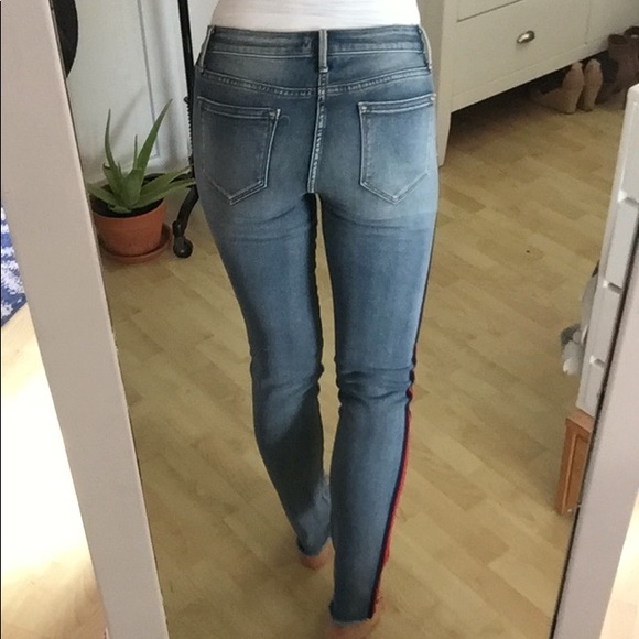 AQUA - Picture 3 of 4